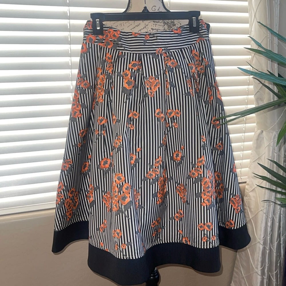 NWT Gracia Black Striped Floral Skirt - Medium